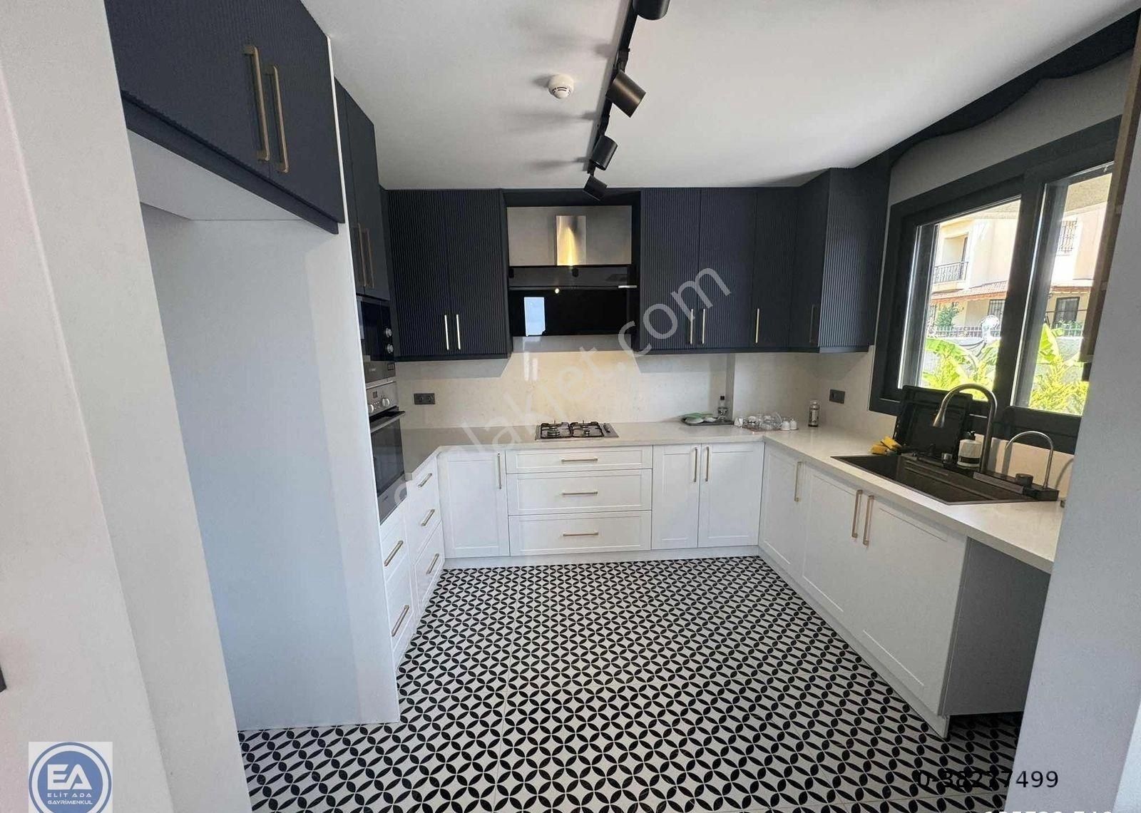 Kuşadası Karaova Mahallesindeözel Havuzlu 4+1 Villa - Görsel 5