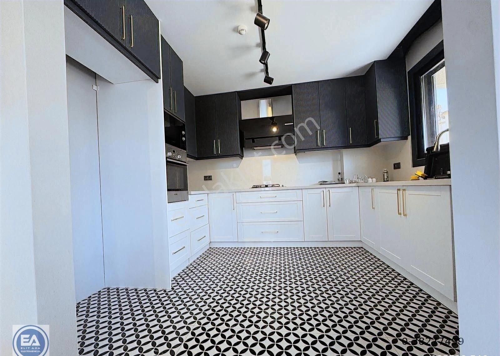 Kuşadası Karaova Mahallesindeözel Havuzlu 4+1 Villa - Görsel 33