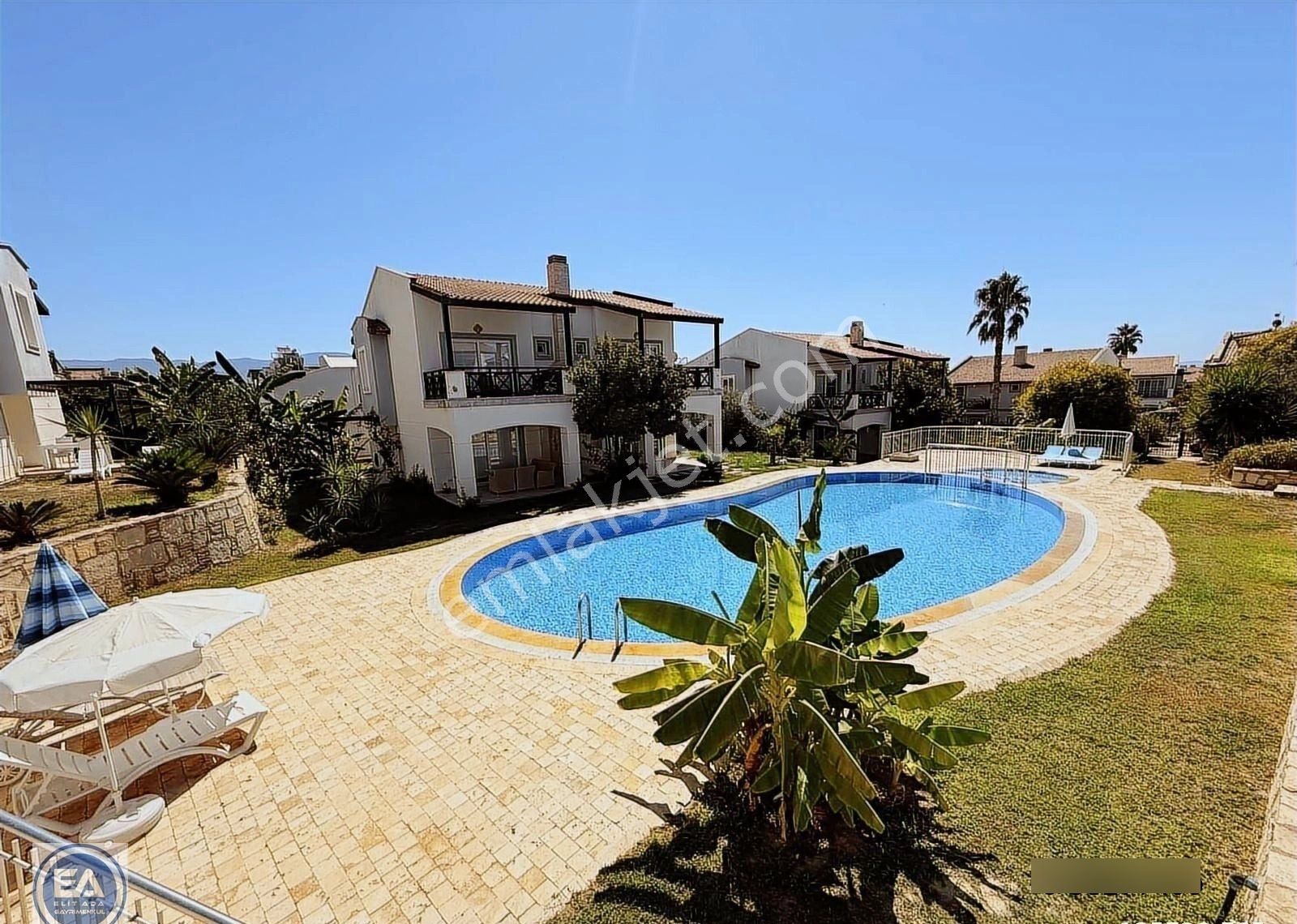 Kuşadası Karaova Mahallesinde 3+1 Havuzlu Sitede Yazlık - Görsel 11