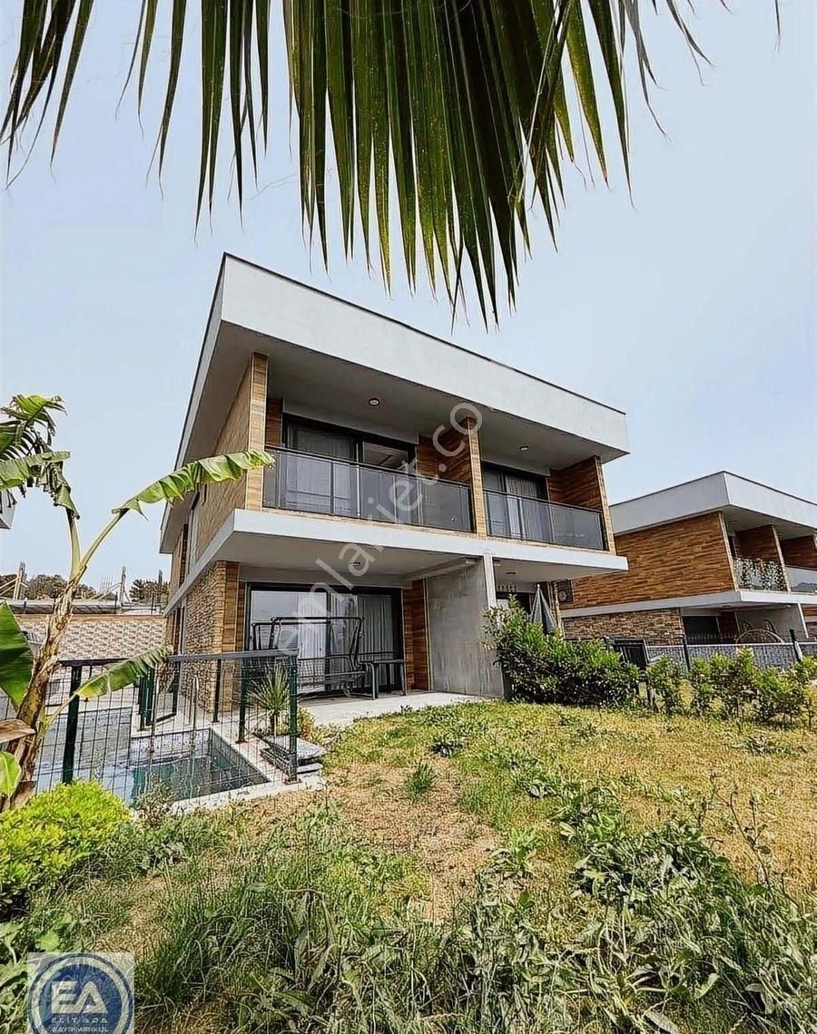 Deniz Manzaralı Özel Havuzlu 4 Oda 1 Salon Bahçeli Villa - Görsel 11