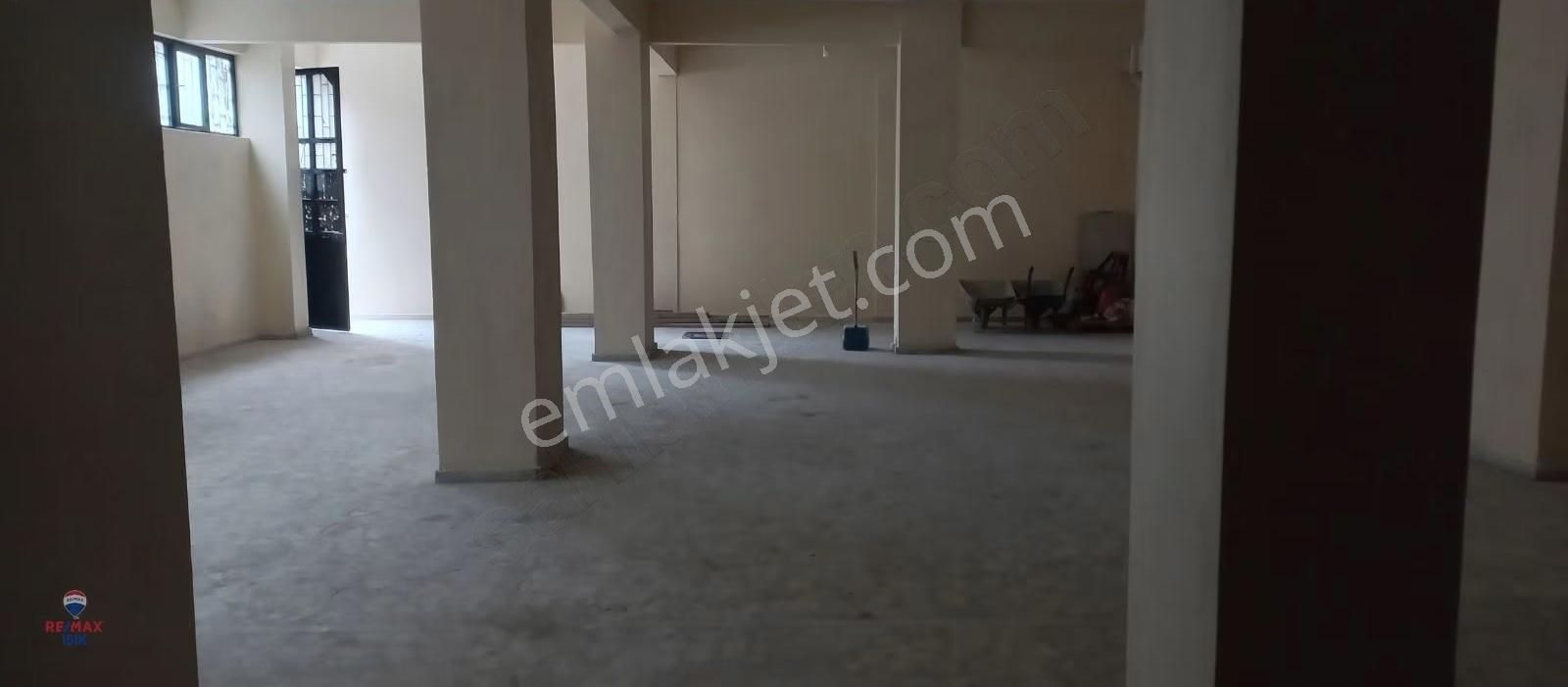 Ferhatpaşa'da Zemine Basar Tonaja Uygun Önüne Araç Yanaşır - Görsel 8