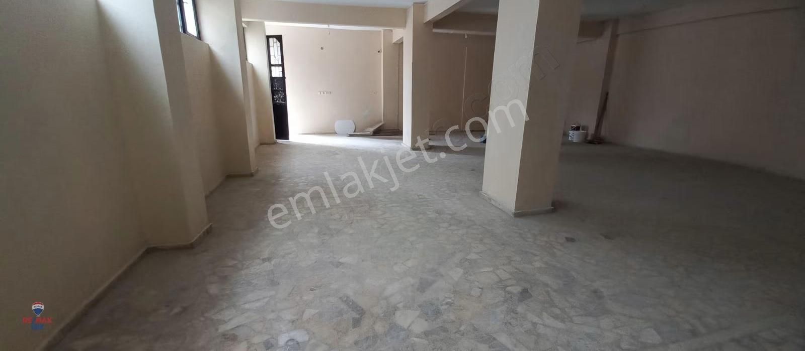 Ferhatpaşa'da Zemine Basar Tonaja Uygun Önüne Araç Yanaşır - Görsel 23