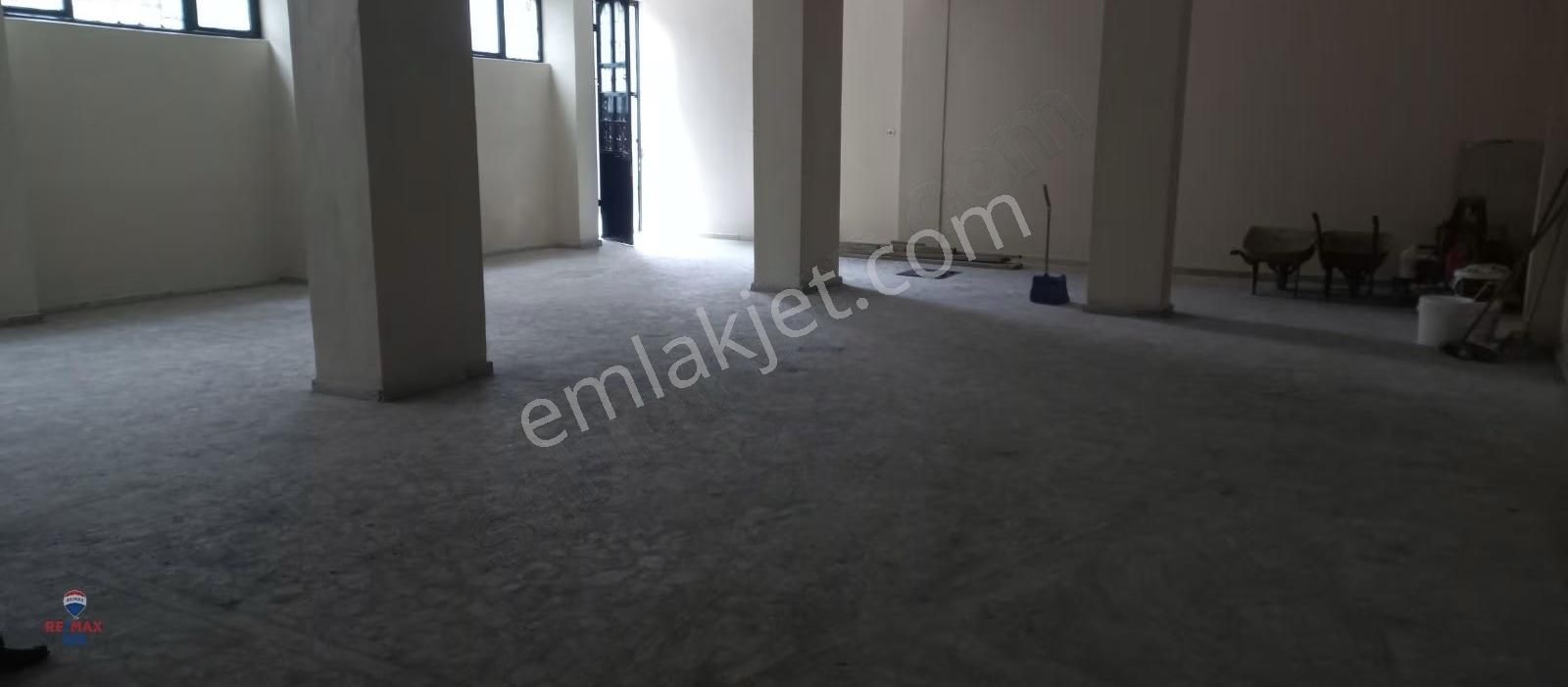 Ferhatpaşa'da Zemine Basar Tonaja Uygun Önüne Araç Yanaşır - Görsel 14