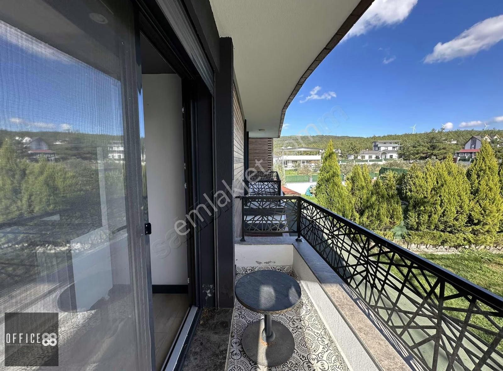 Çiçekliköy'de Kusursuz Yaşam Alanı 5+1 Kiralık Villa - Görsel 14