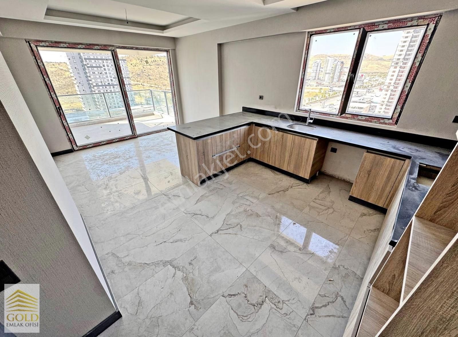 Gold Emlaktan Ovacık Yozgat Bulvara Cephe Sıfır Katta 5+1 Daire_ - Görsel 7