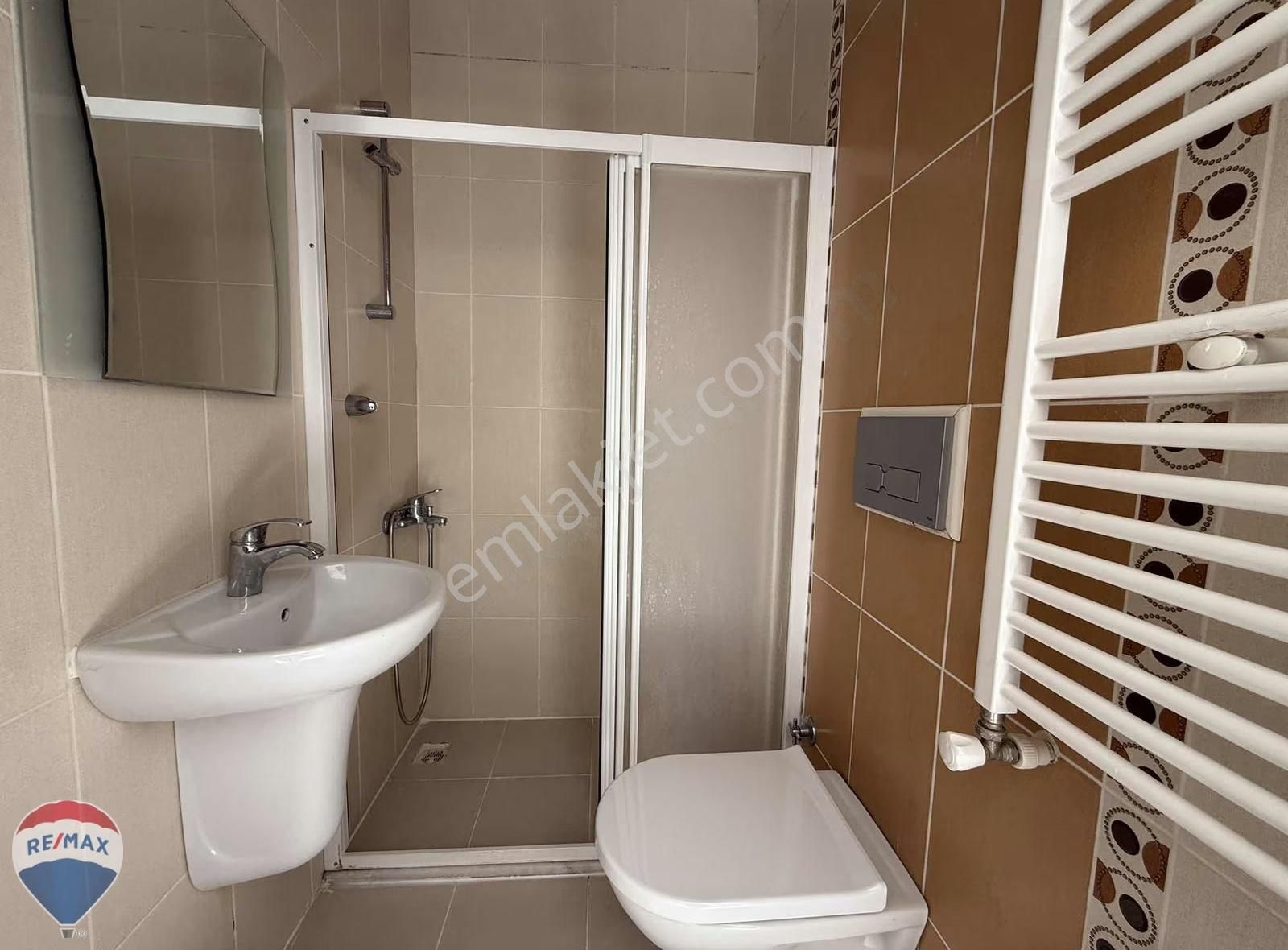 Remax İrem Cebeci'den Çarşıya Yakın Geniş 2+1 - Görsel 23