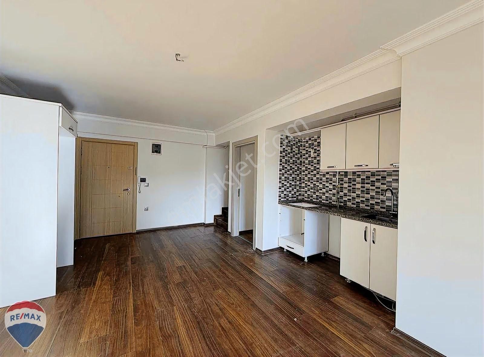 Remax İrem Cebeci'den Çarşıya Yakın Geniş 2+1 - Görsel 15