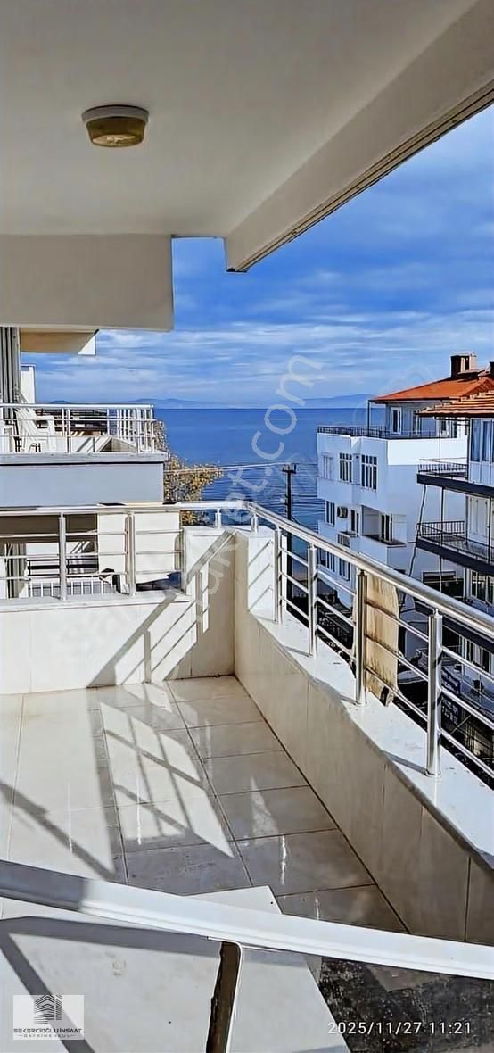 Çınarcık Sahil Bölgesinde Deniz Manzaralı Full Eşyalı 1+1 Daire