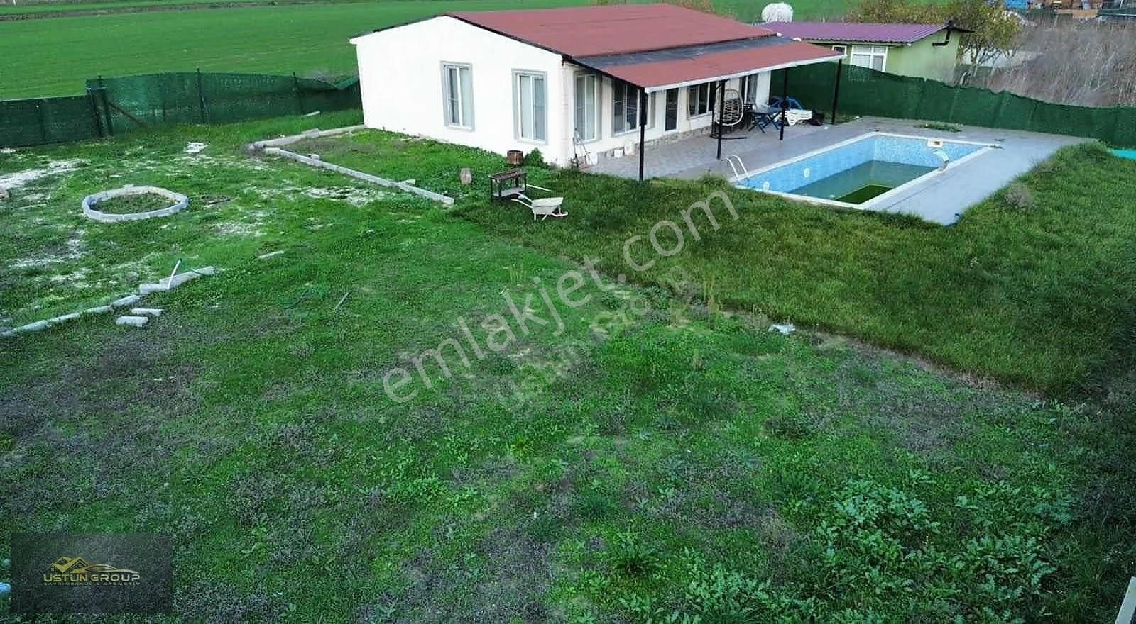 Çatalca İzzettinde 855 M2 Havuzlu Hazır Yapı