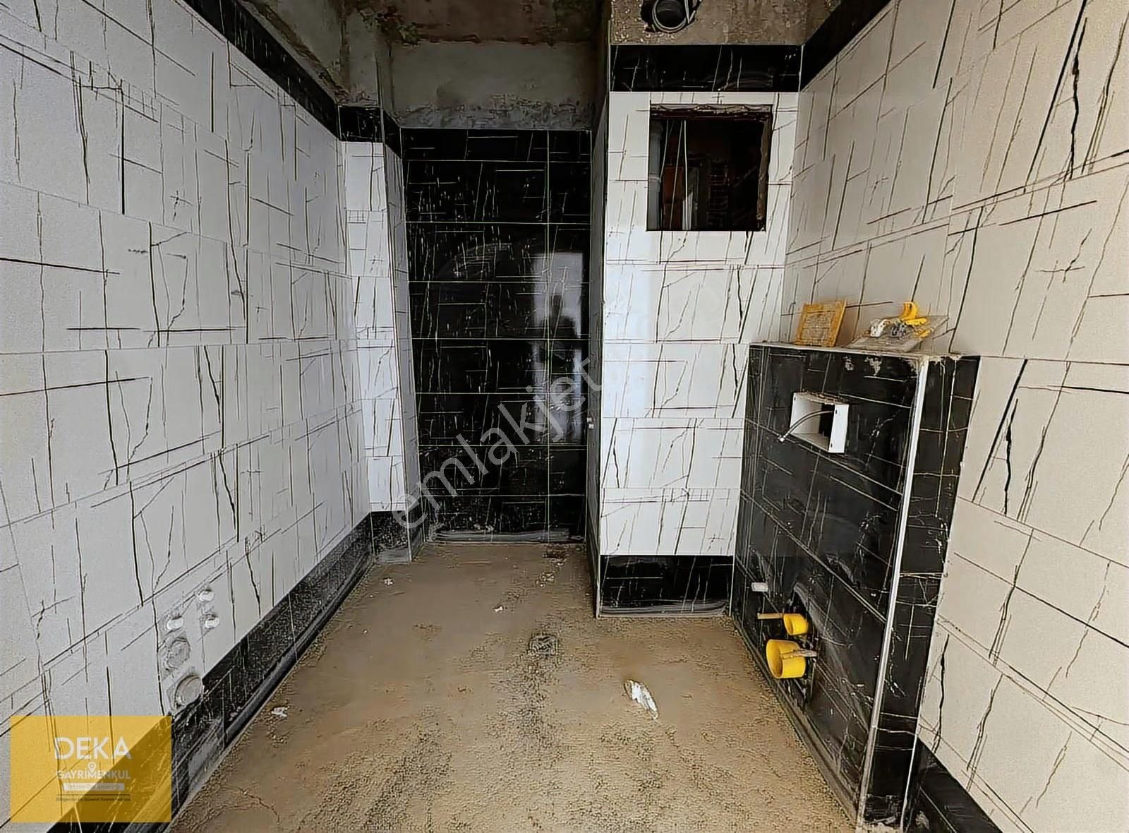 Deka Gayrimenkul'den Körfez'de Tramvaya 250m Deniz Manzaralı 1+1 - Görsel 5