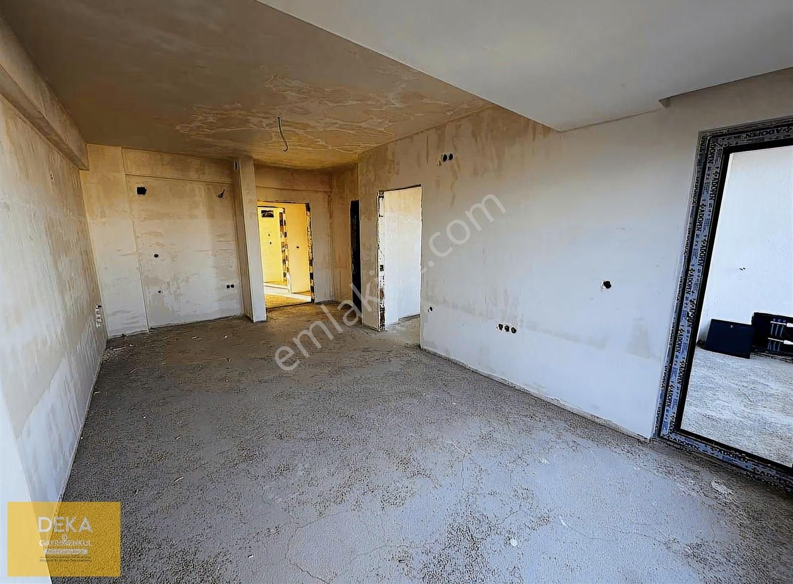 Deka Gayrimenkul'den Körfez'de Tramvaya 250m Deniz Manzaralı 1+1 - Görsel 3