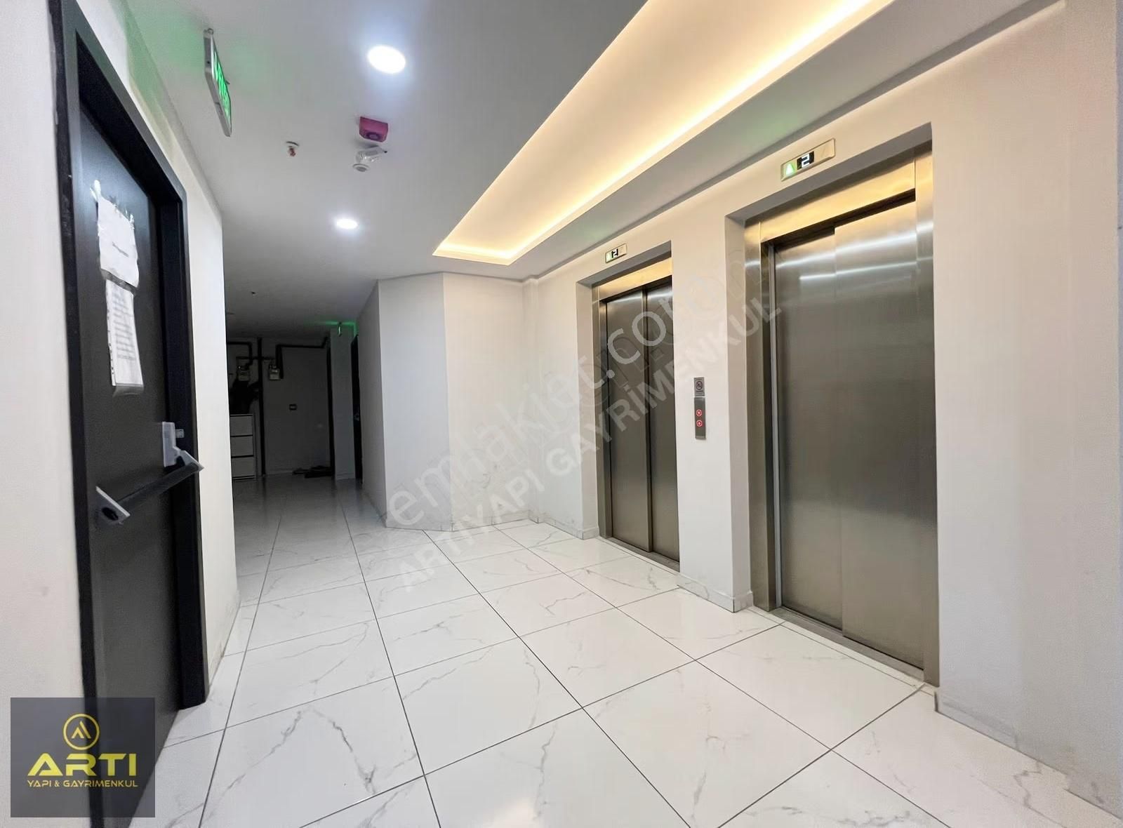 Bahçeşehir'e Komşu Site İçi Bina Yaşı 5 2+1 90m2 Satılık Daire - Görsel 28