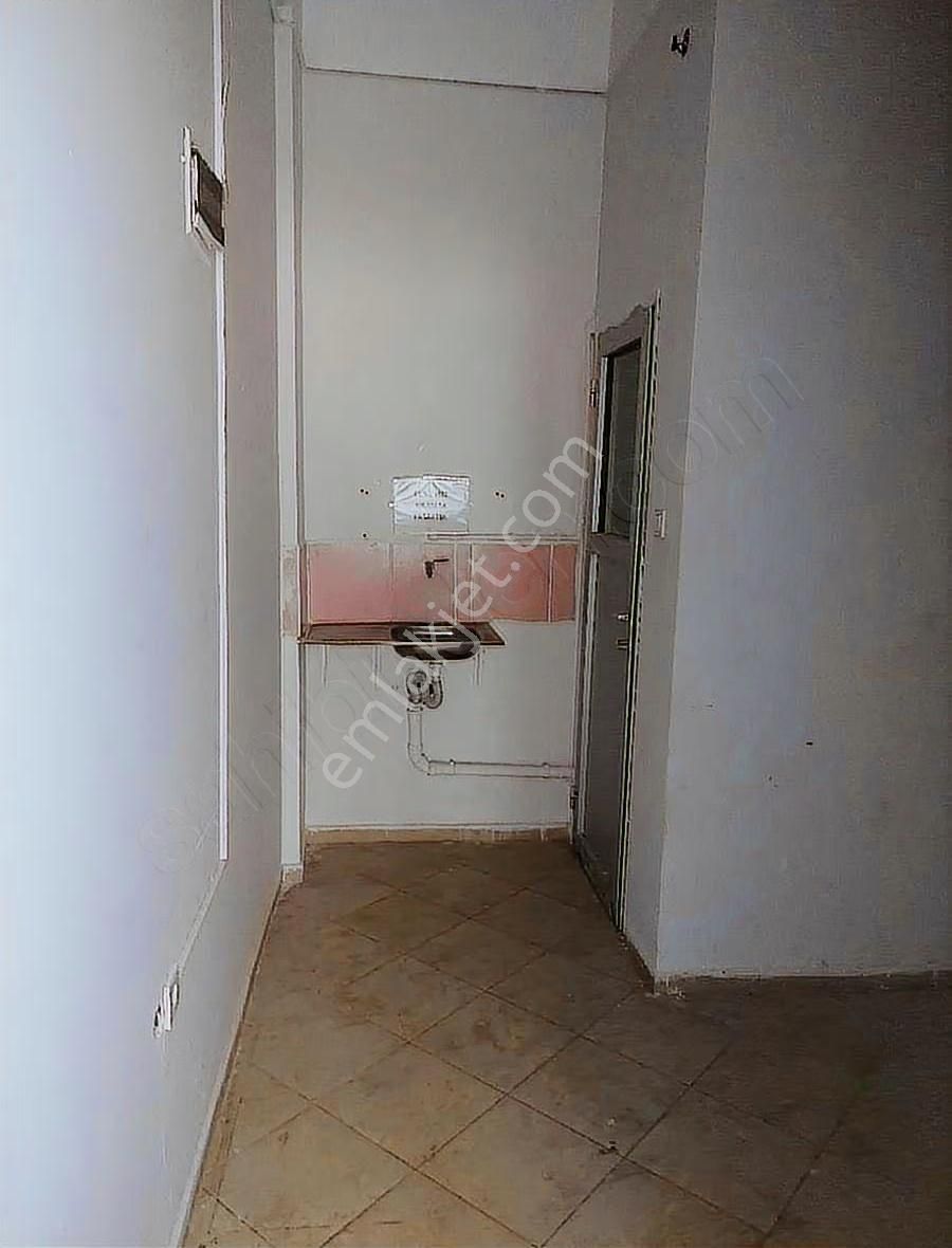 Yeşil Mah.de 40 M2 Wc Li Kiralık Dükkan - Görsel 2