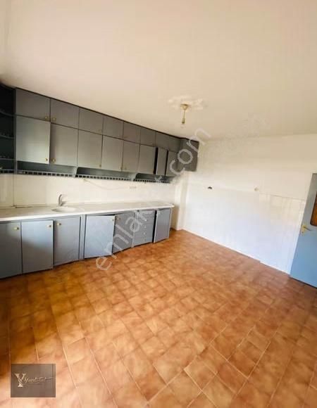 Gülveren Mahallesinde 3+1 Çok Geniş Kiralik Daire - Görsel 12