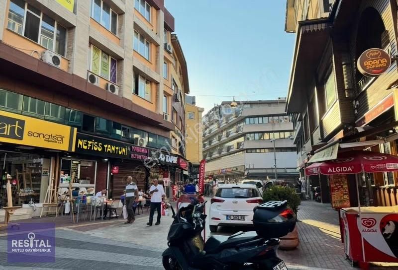 Rs Mutlu Kayhan Da Ünlü Cadde Doktorlar İş Hanında Satılık Ofis