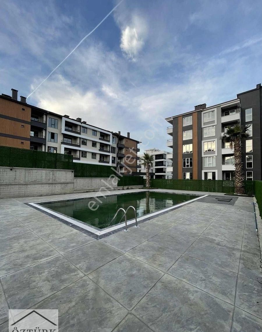 Körfezde Havuzlu Site İçerisinde Full Eşyalı Satılık 1+1daire - Görsel 13