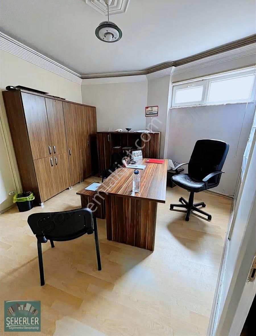 Şekerlerden Heykelde Eşyalı 1+1 Satılık Ofis - Görsel 5
