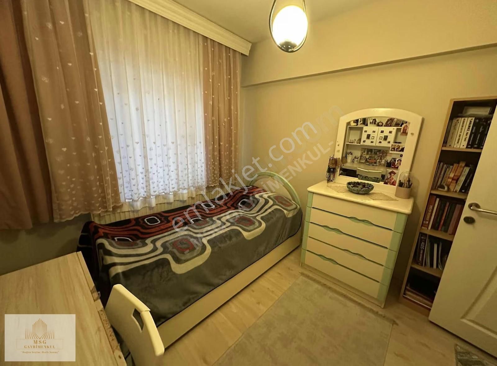 Msg'den Güzelyalıda Metro Ve Sahile Çok Yakın Ara Kat 3+1 Daire - Görsel 23