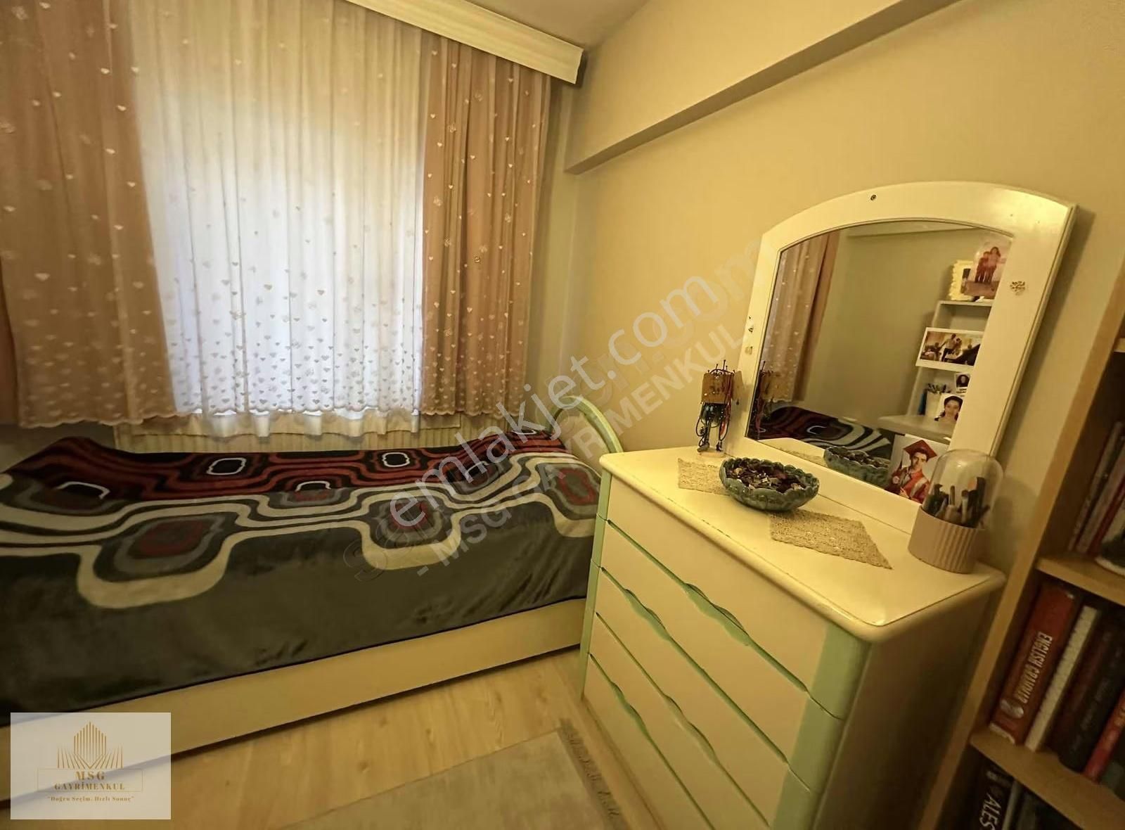 Msg'den Güzelyalıda Metro Ve Sahile Çok Yakın Ara Kat 3+1 Daire - Görsel 32