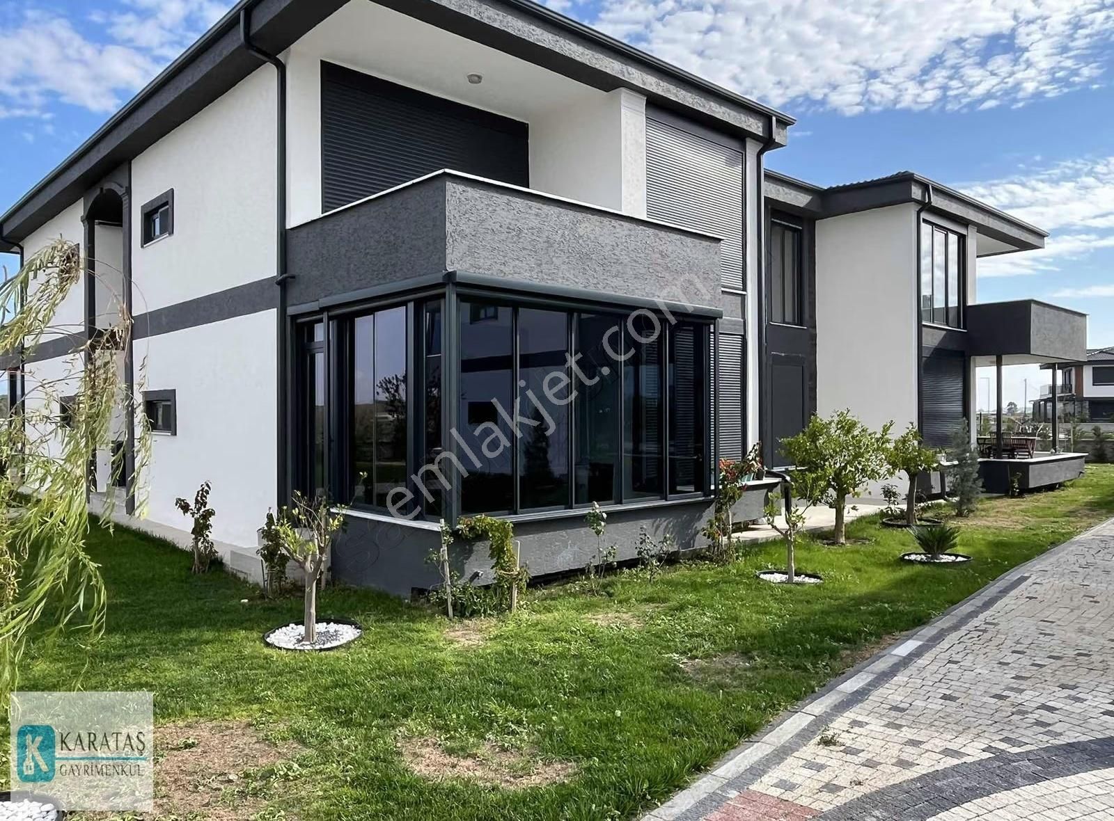 Küçükköy'de Özel Bahçeli Havuzlu Sitede 2+1 Daire - Görsel 16