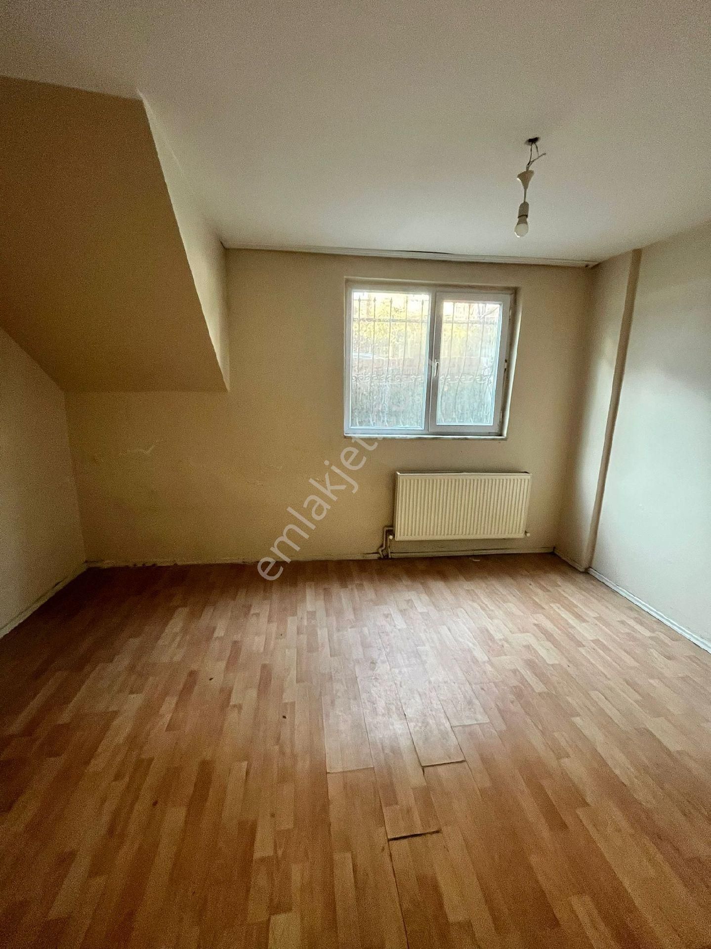 Gld Gayrimenkulden Gop Yenı Mahallesinde Satilik 2+1 Bahce Katı - Görsel 2