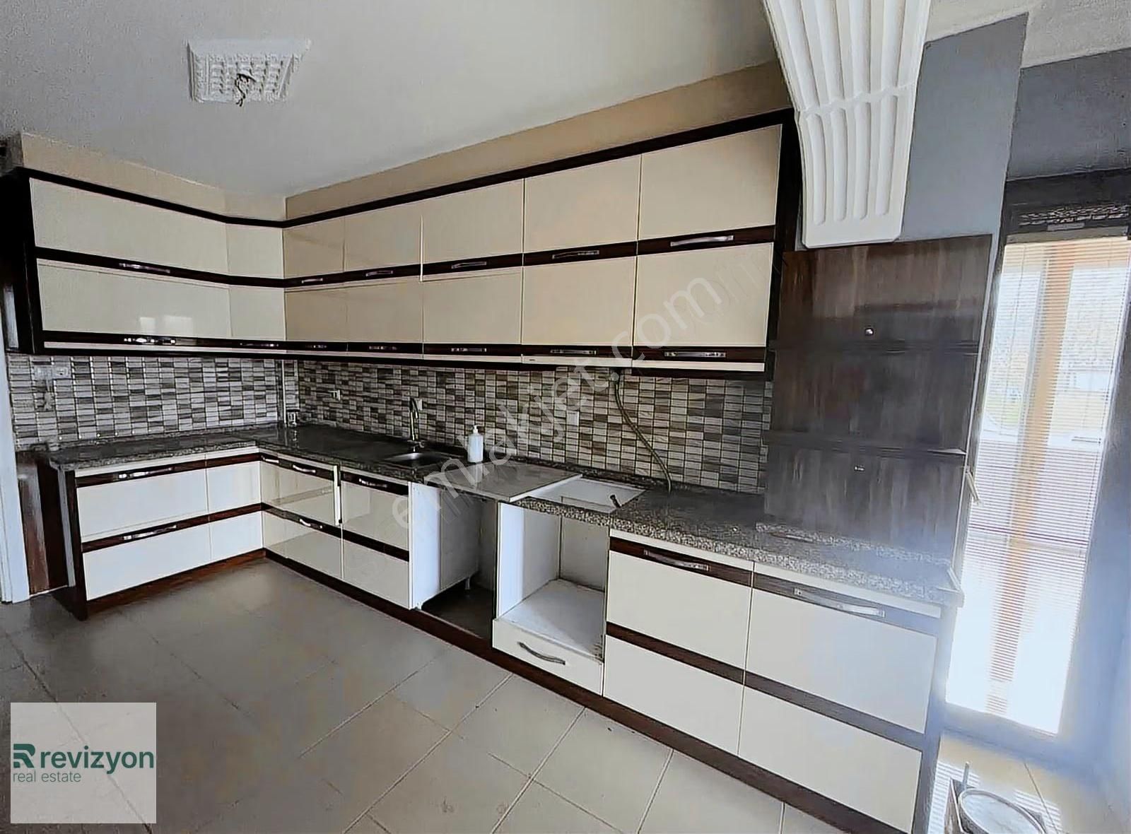 Şükraniye Mah 4+1 Masrafsız Fırsat Arakat Daire - Görsel 3