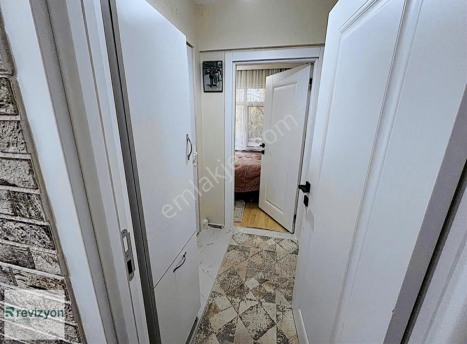 Cadde Üstü Bahçeli 2+1 Tadilatlı Masrafsız Otoparklı Dairemiz - Görsel 12