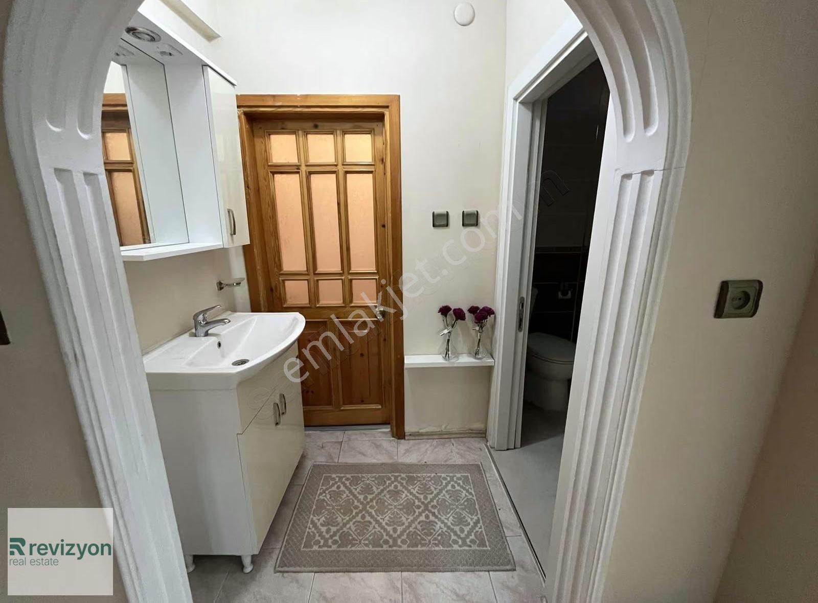 Konak Mahallesinde 3 Katlı Havuzlu Bahçeli Satılık Villa - Görsel 7