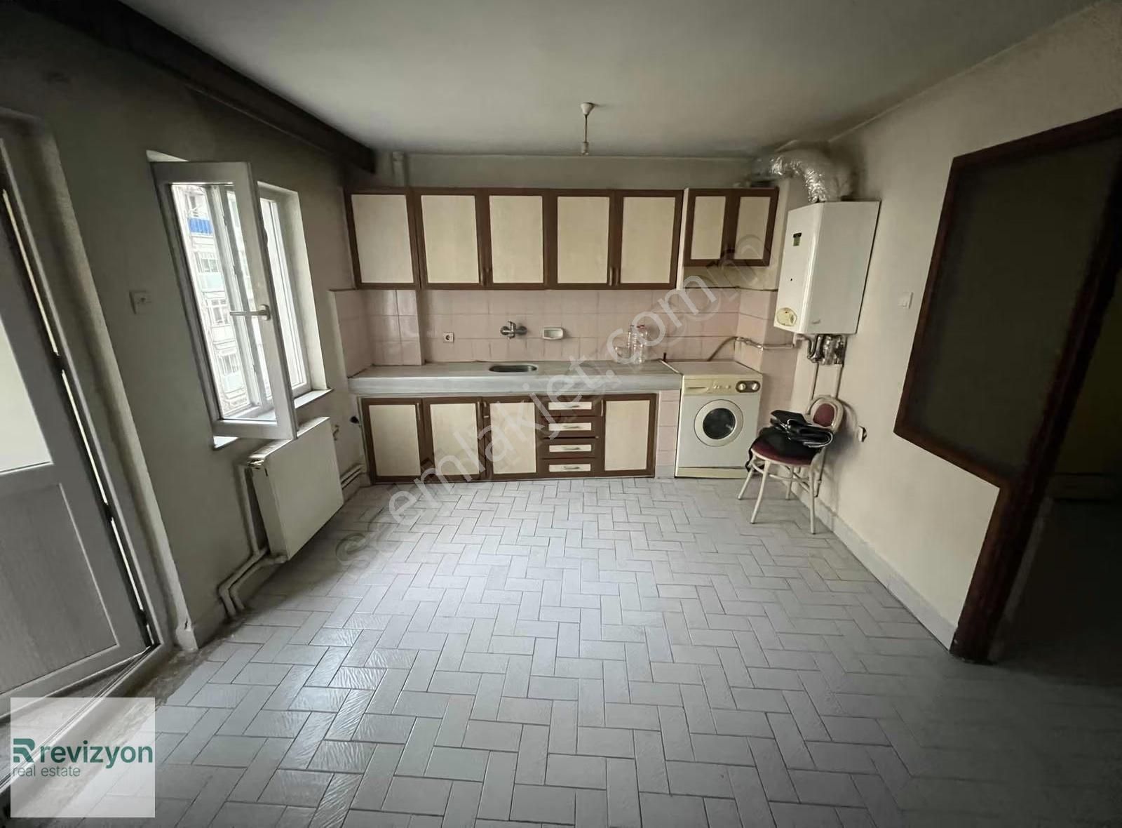 Sakarya Mahallesi Arakat 3+1 Balkonlu Asansörlü Kiralık - Görsel 17