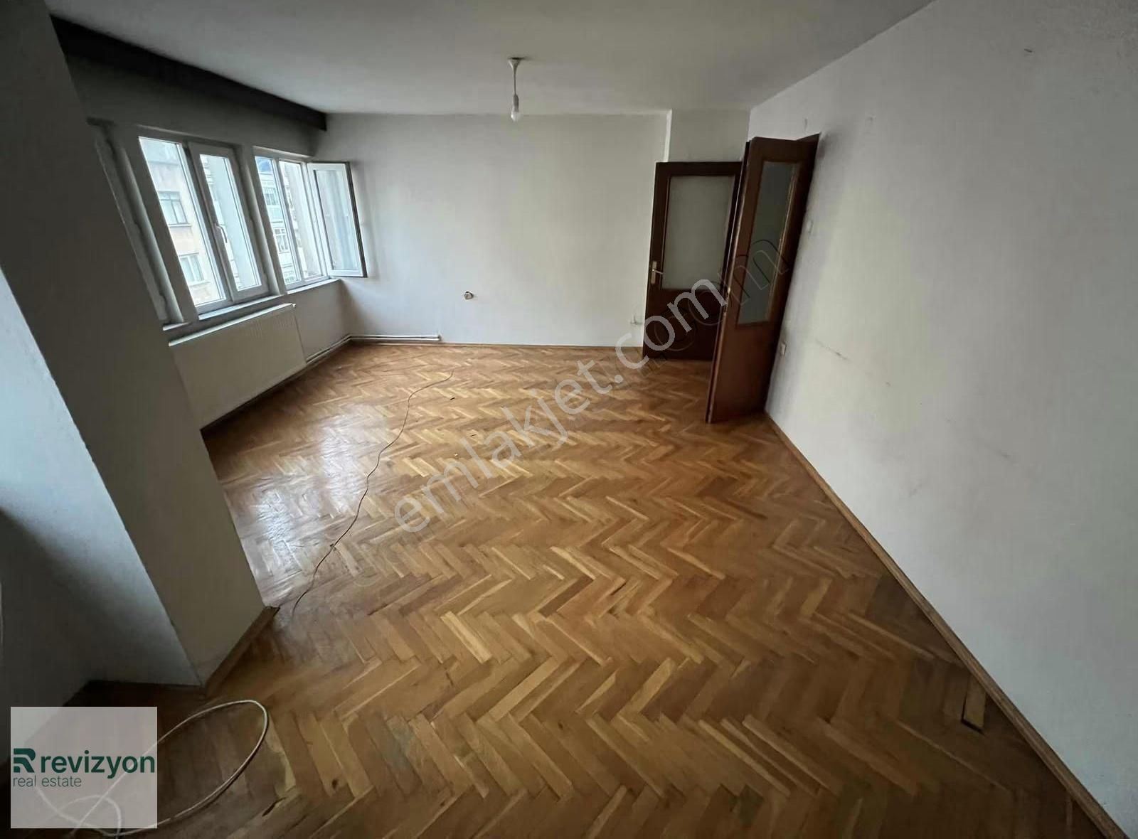 Sakarya Mahallesi Arakat 3+1 Balkonlu Asansörlü Kiralık - Görsel 6