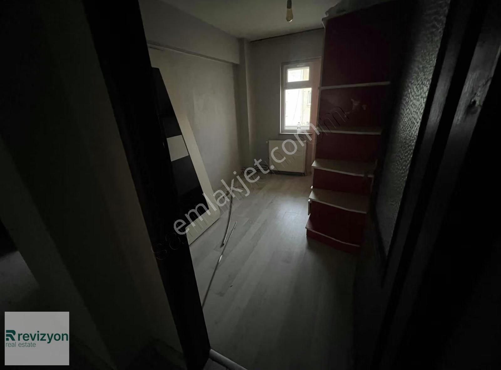 Cadde Üstü Arakat 3+1 Asansörlü Çift Balkonlu Kiralık - Görsel 8