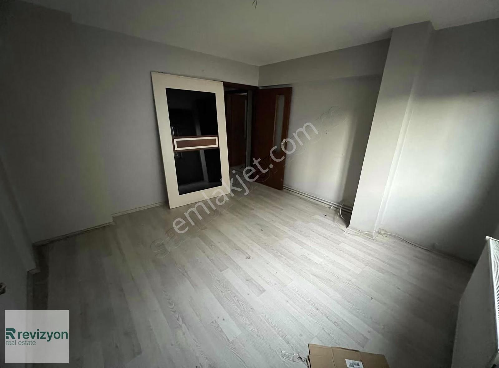 Cadde Üstü Arakat 3+1 Asansörlü Çift Balkonlu Kiralık - Görsel 22