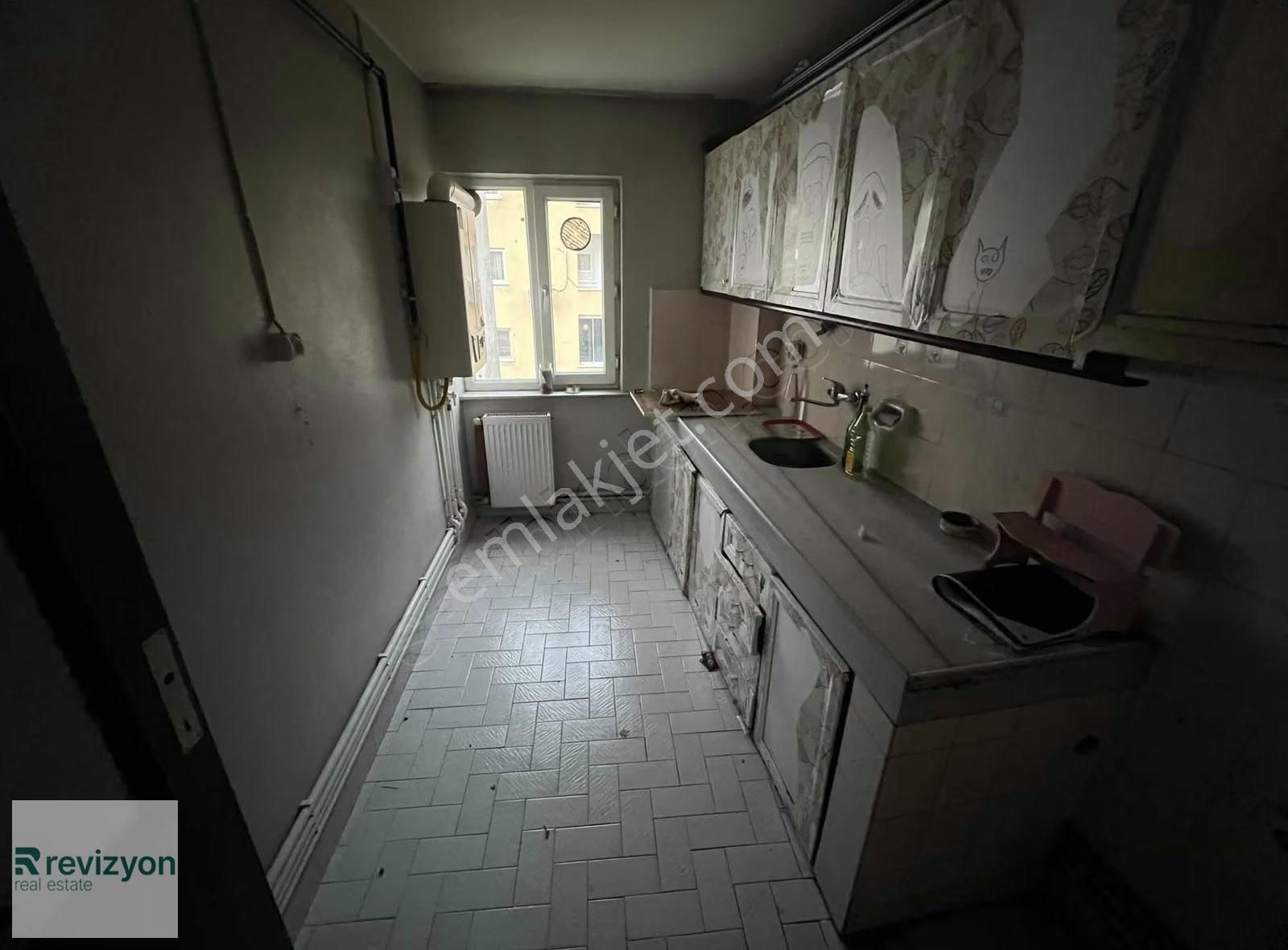 Cadde Üstü Arakat 3+1 Asansörlü Çift Balkonlu Kiralık - Görsel 21