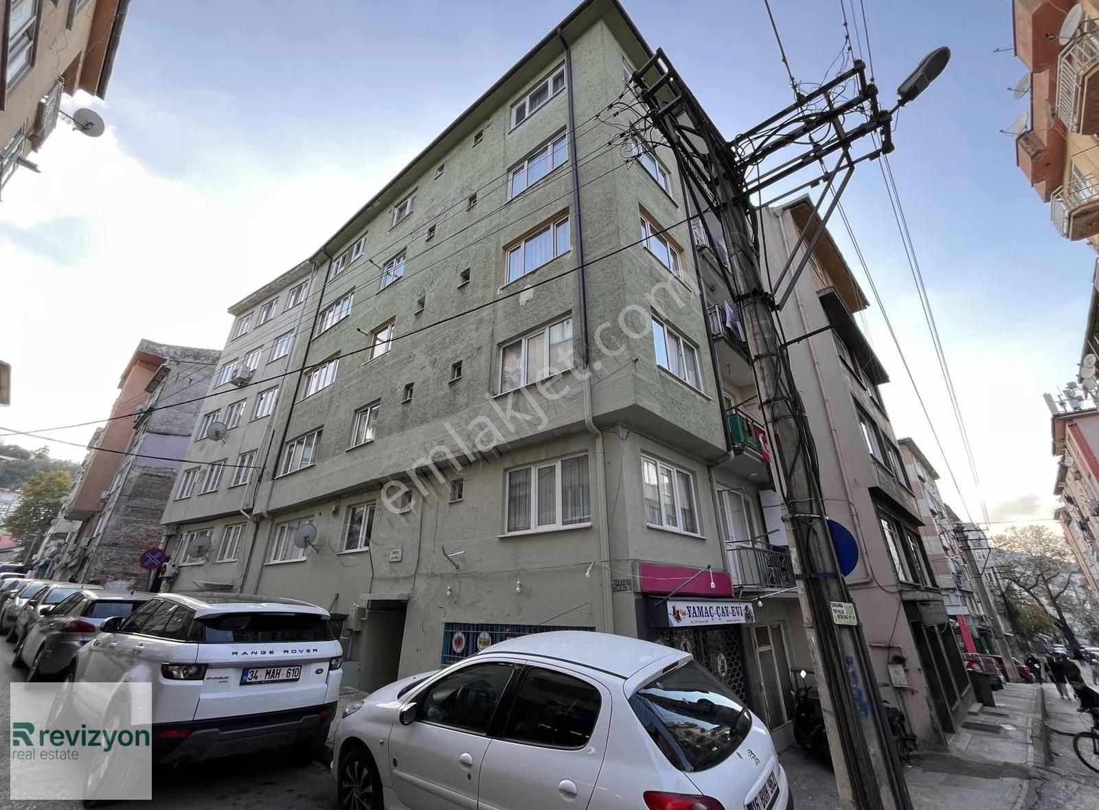 Altıparmak Mah 3+1 110 M2 Tadilatlı Masrafsız Satılık Daire