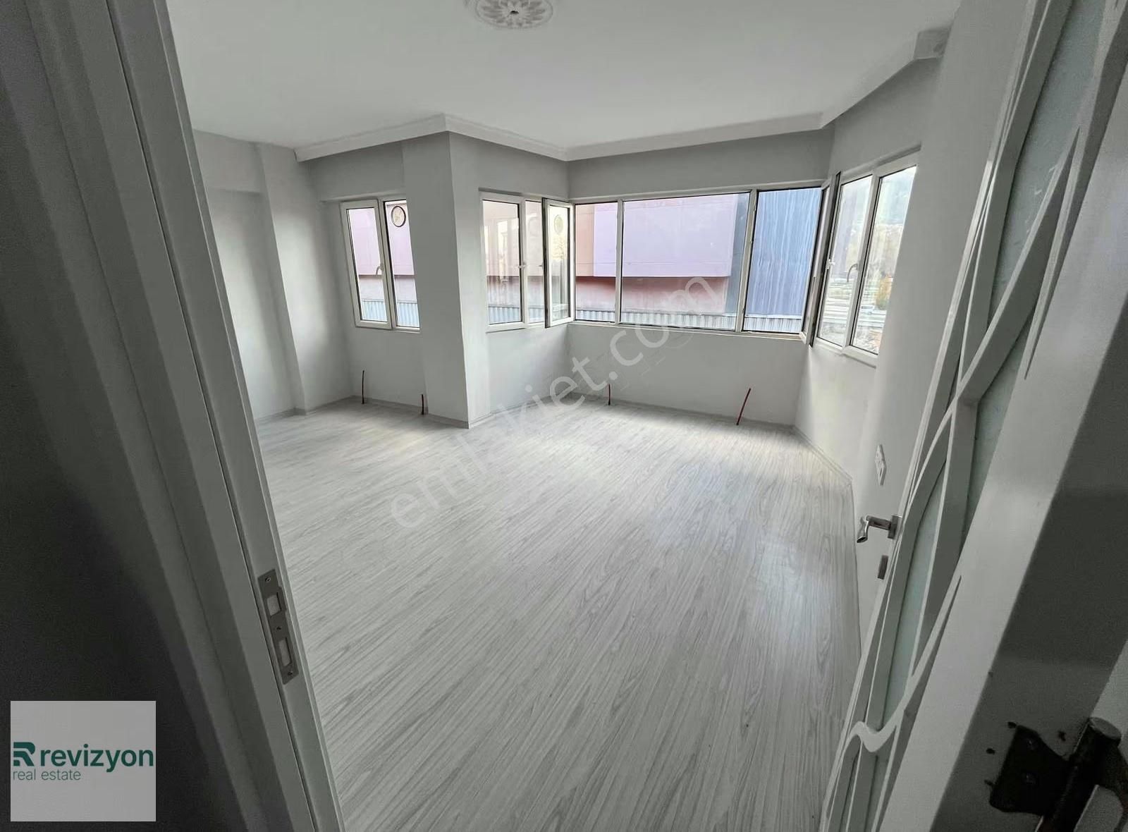 Tower Plaza Arkası Komple Tadilatlı Arakat 2+1 Satılık Daire - Görsel 8