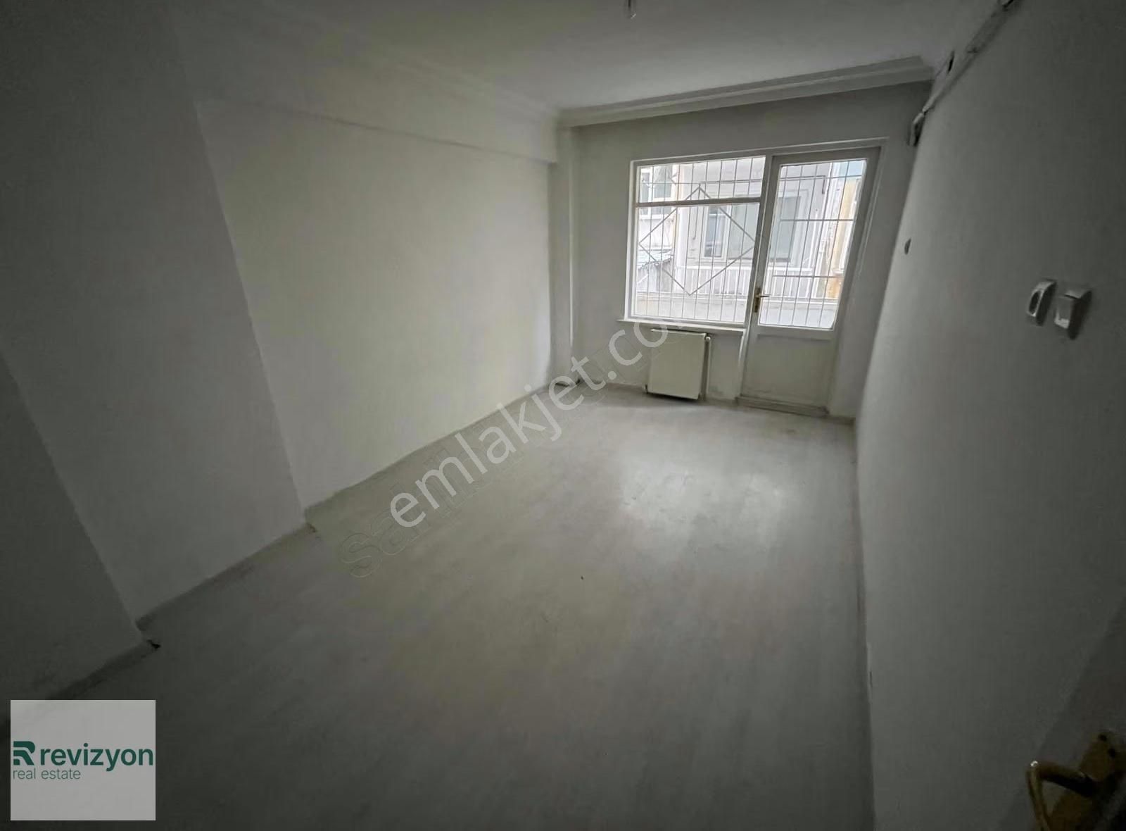 Merkezi Konumda Yarı Zemin Kat 2+1 Satılık Daire - Görsel 21