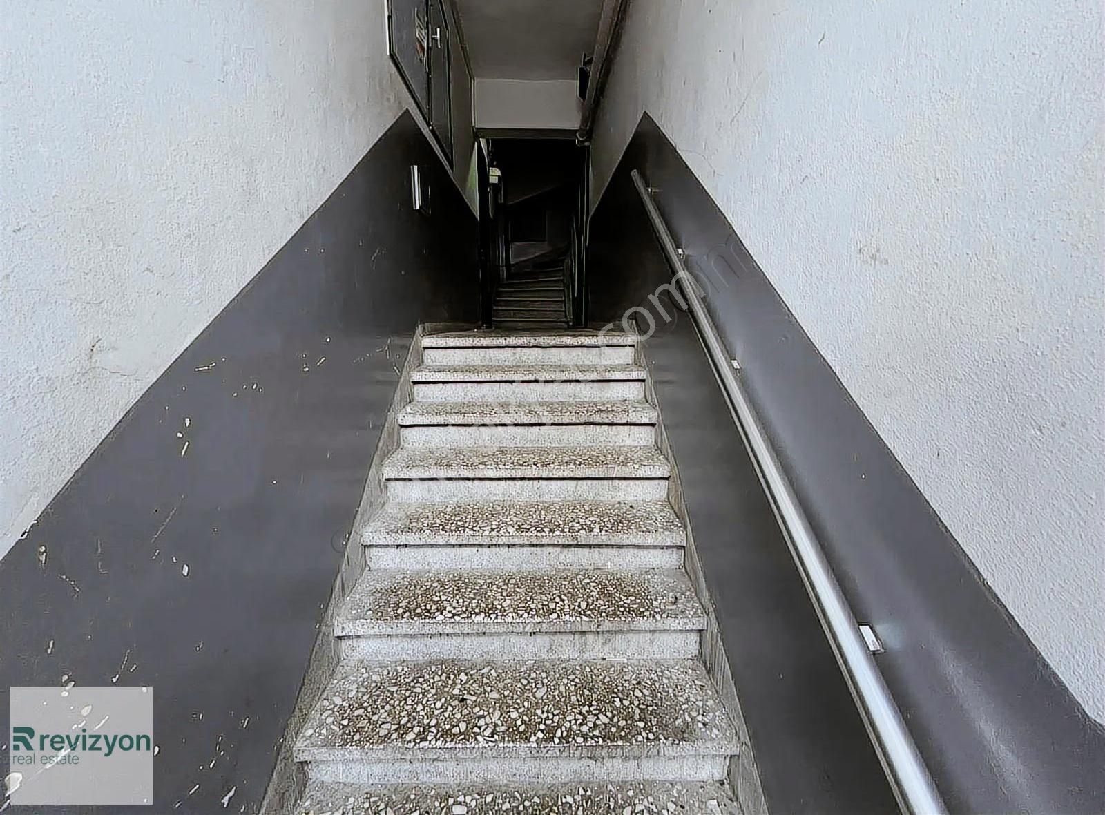 Merkezi Konumda Yarı Zemin Kat 2+1 Satılık Daire - Görsel 23