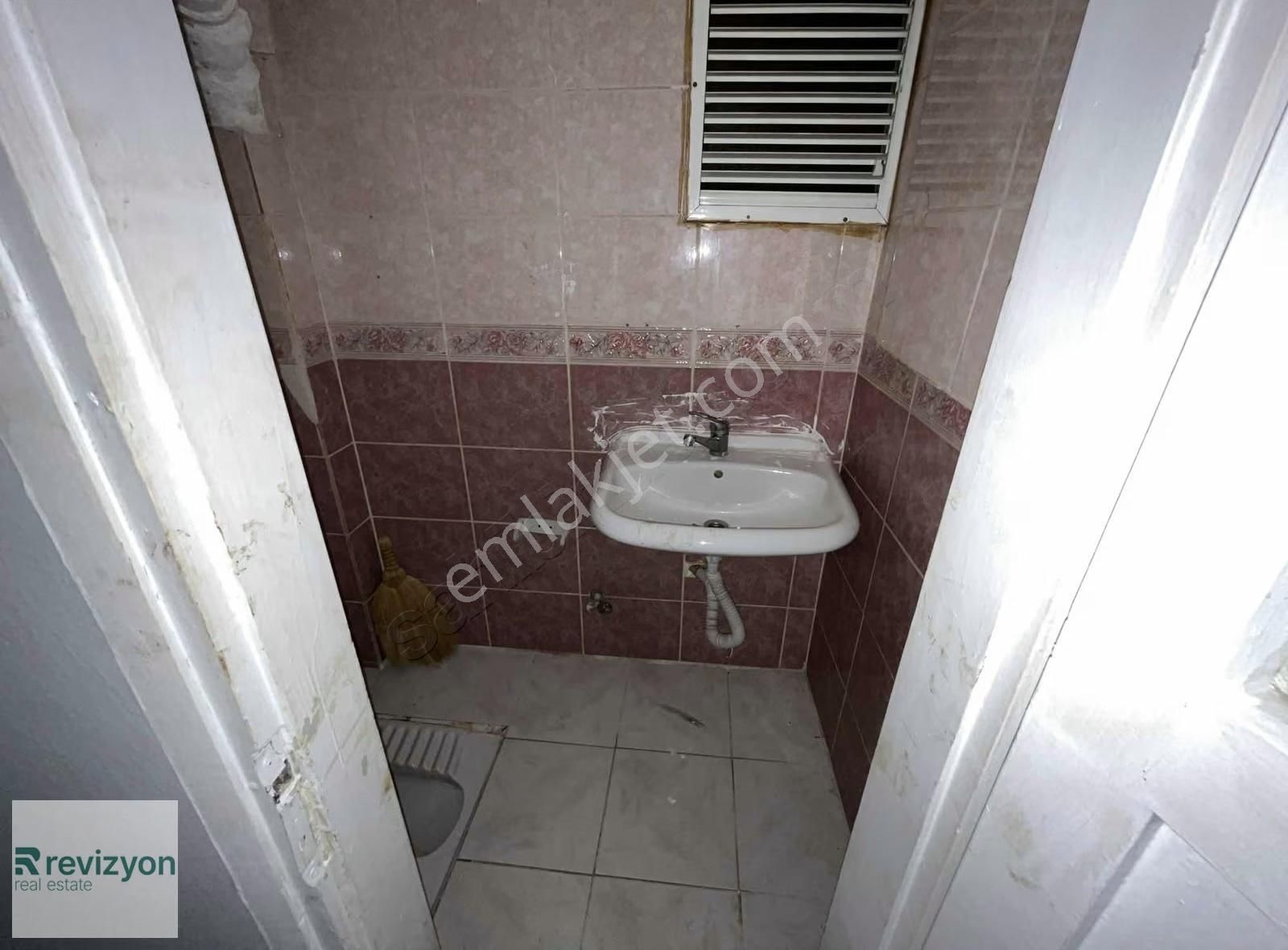 Merkezi Konumda Yarı Zemin Kat 2+1 Satılık Daire - Görsel 19