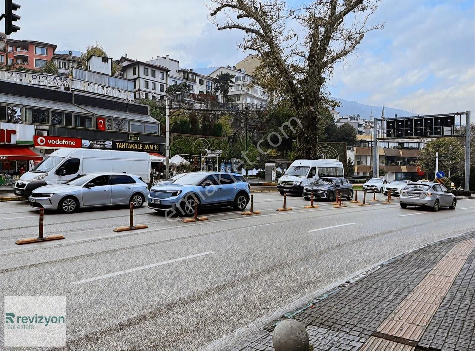 Merkezi Konumda Altıparmakta 220 Metrekare Boş Satılık Dükkan - Görsel 9