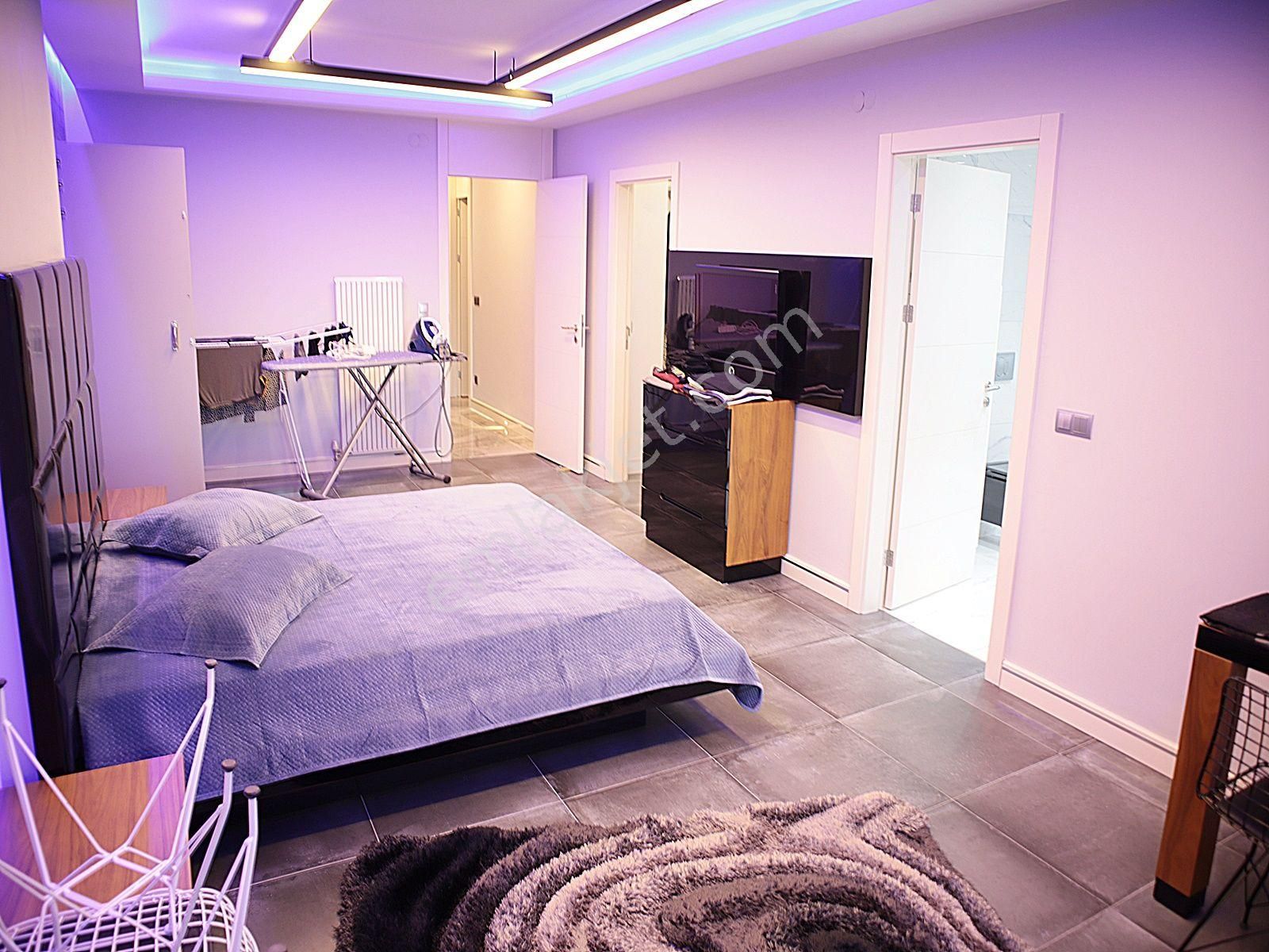 Güzelbiryer Sitesinde Şehir Manzaralı Penthouse Satılık 4+1daire - Görsel 23
