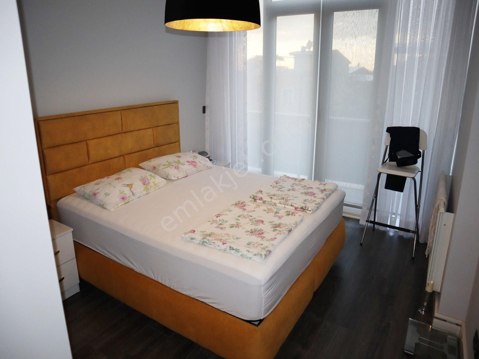Güzelbiryer Sitesinde Şehir Manzaralı Penthouse Satılık 4+1daire - Görsel 16