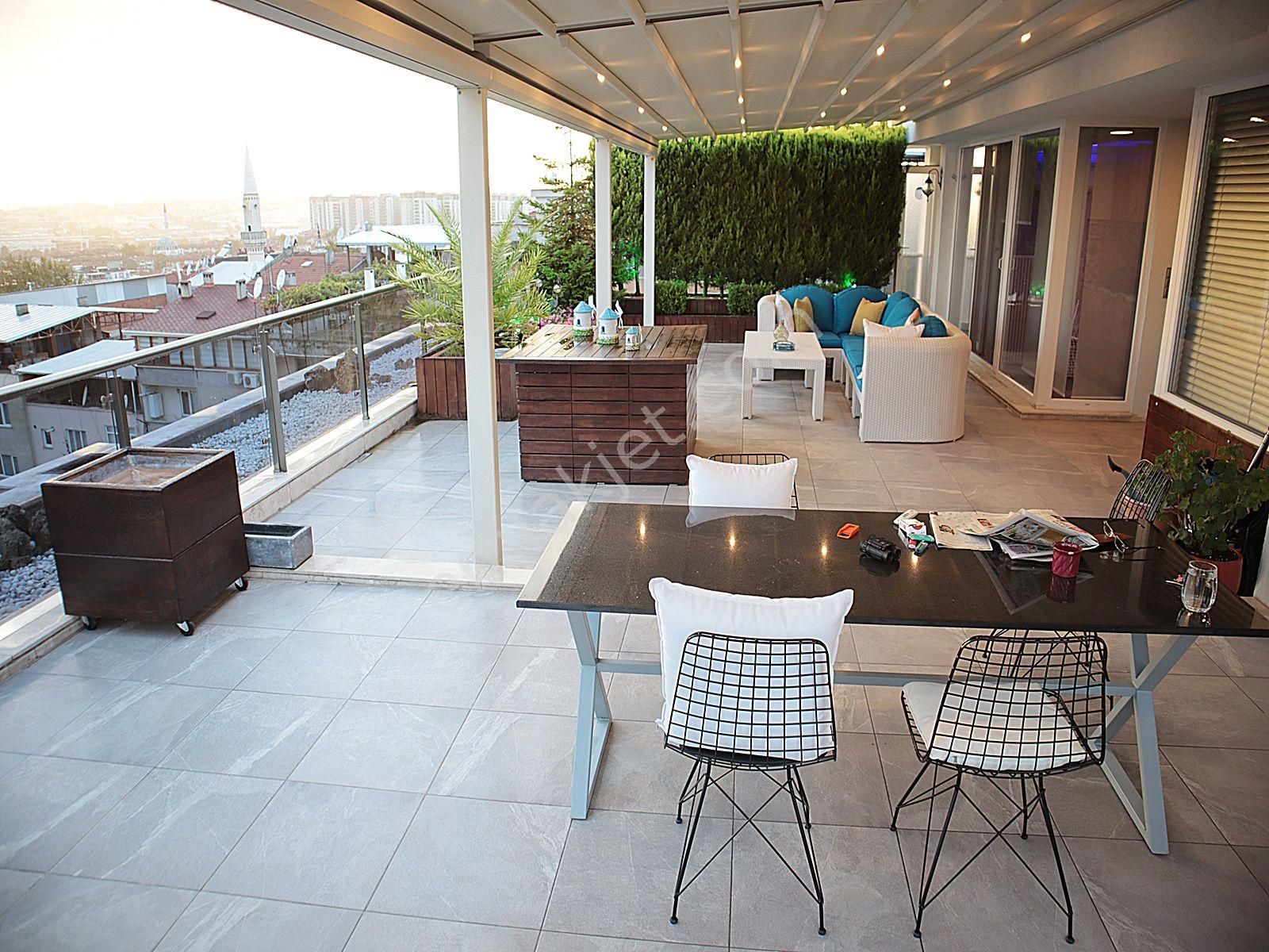 Güzelbiryer Sitesinde Şehir Manzaralı Penthouse Satılık 4+1daire - Görsel 29