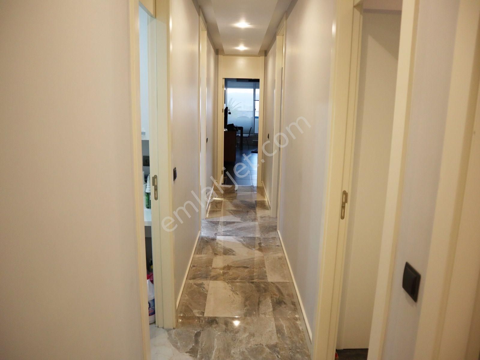 Güzelbiryer Sitesinde Şehir Manzaralı Penthouse Satılık 4+1daire - Görsel 14