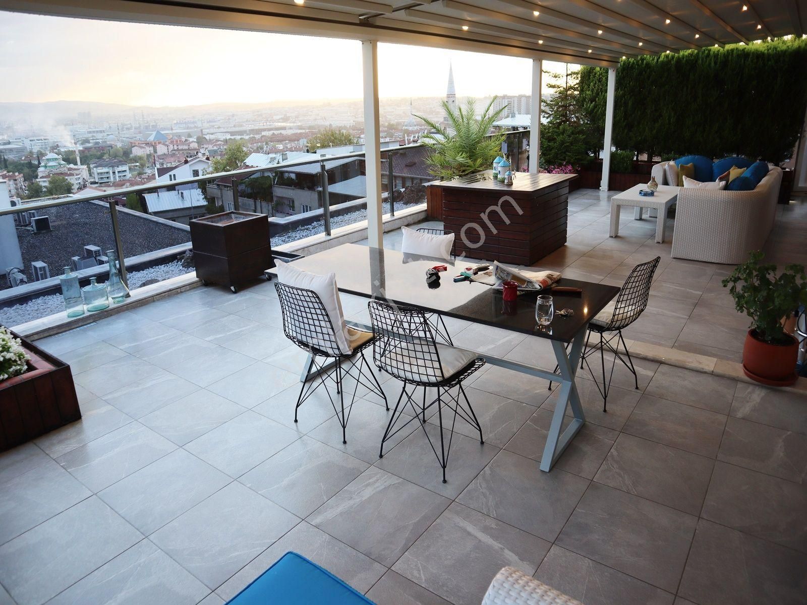 Güzelbiryer Sitesinde Şehir Manzaralı Penthouse Satılık 4+1daire - Görsel 25