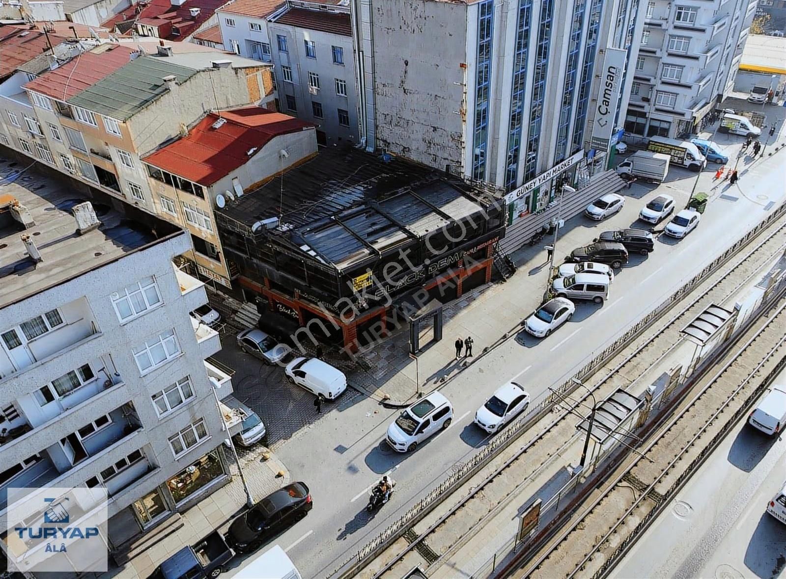 Turyap Enes Akay'dan Eski Edirne Asfaltında Kiralık Bina