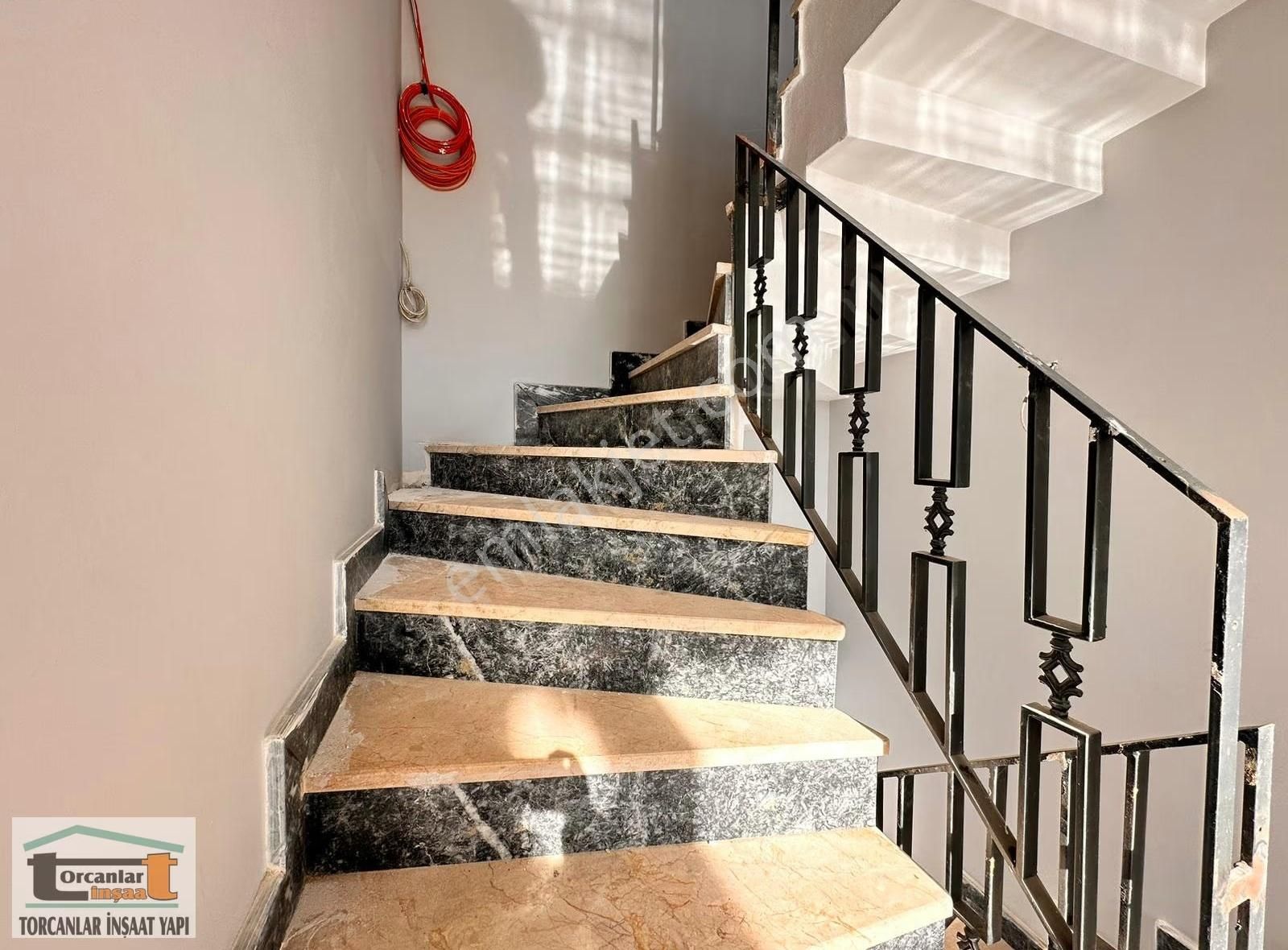 Büyükçekmece Celaliye`de 5+2 Site İçerisinde Sıfır Satılık Villa - Görsel 9