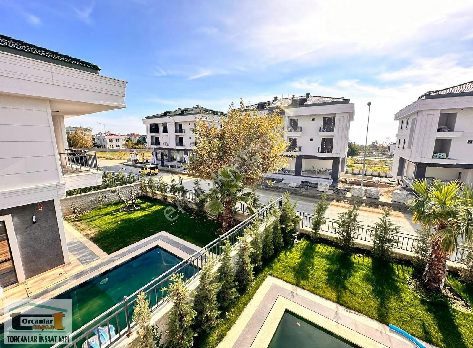 Büyükçekmece Celaliye`de 5+2 Site İçerisinde Sıfır Satılık Villa - Görsel 4