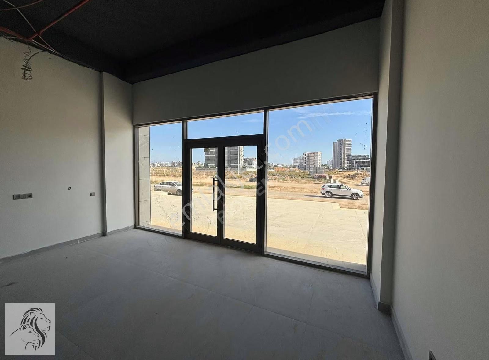 Trion Emlak - 40'lık Yolda Toplam 824m² Kiralık Depolu Dükkanlar - Görsel 3