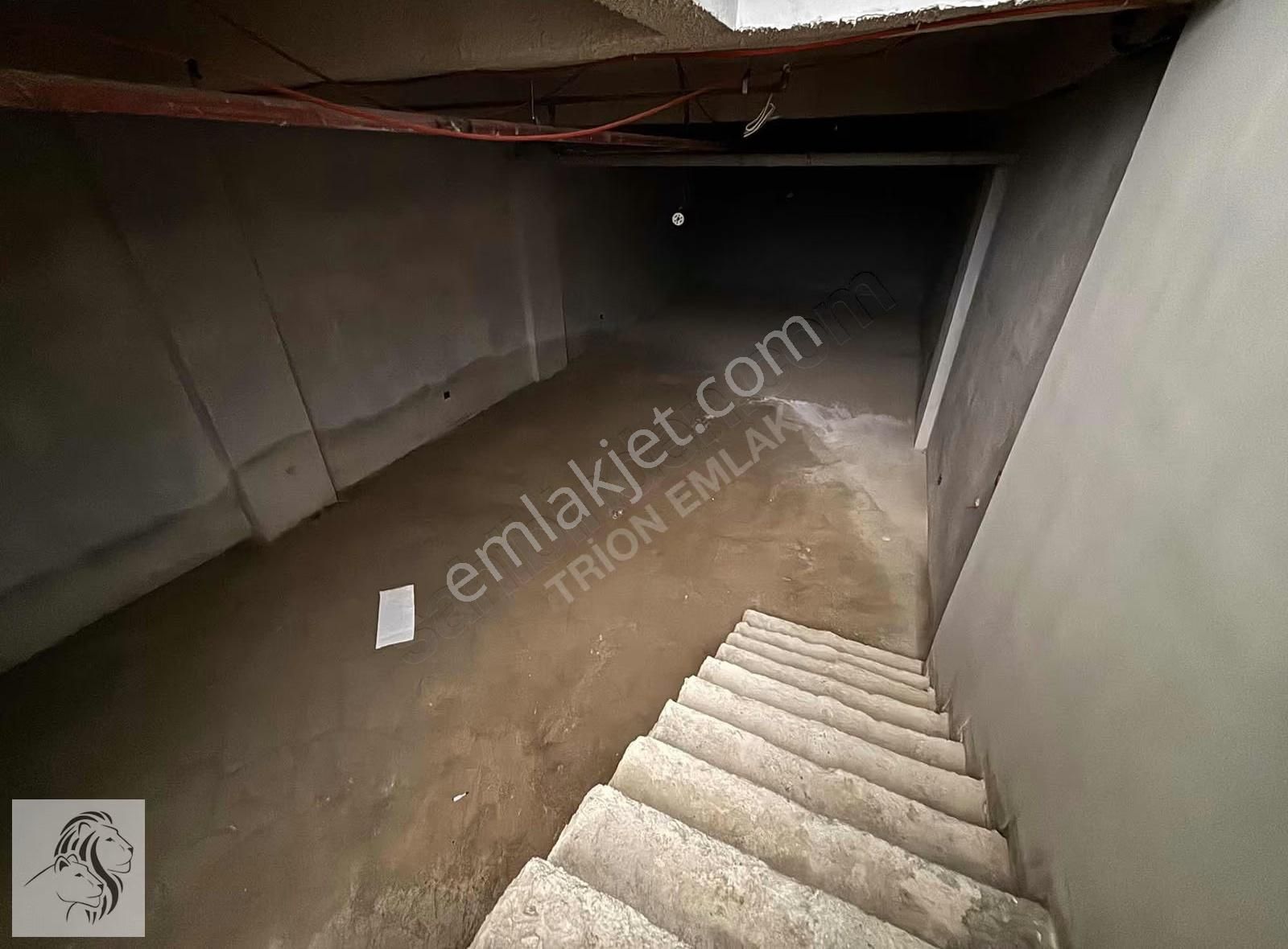 Trion Emlak - 40'lık Yolda Toplam 824m² Kiralık Depolu Dükkanlar - Görsel 20