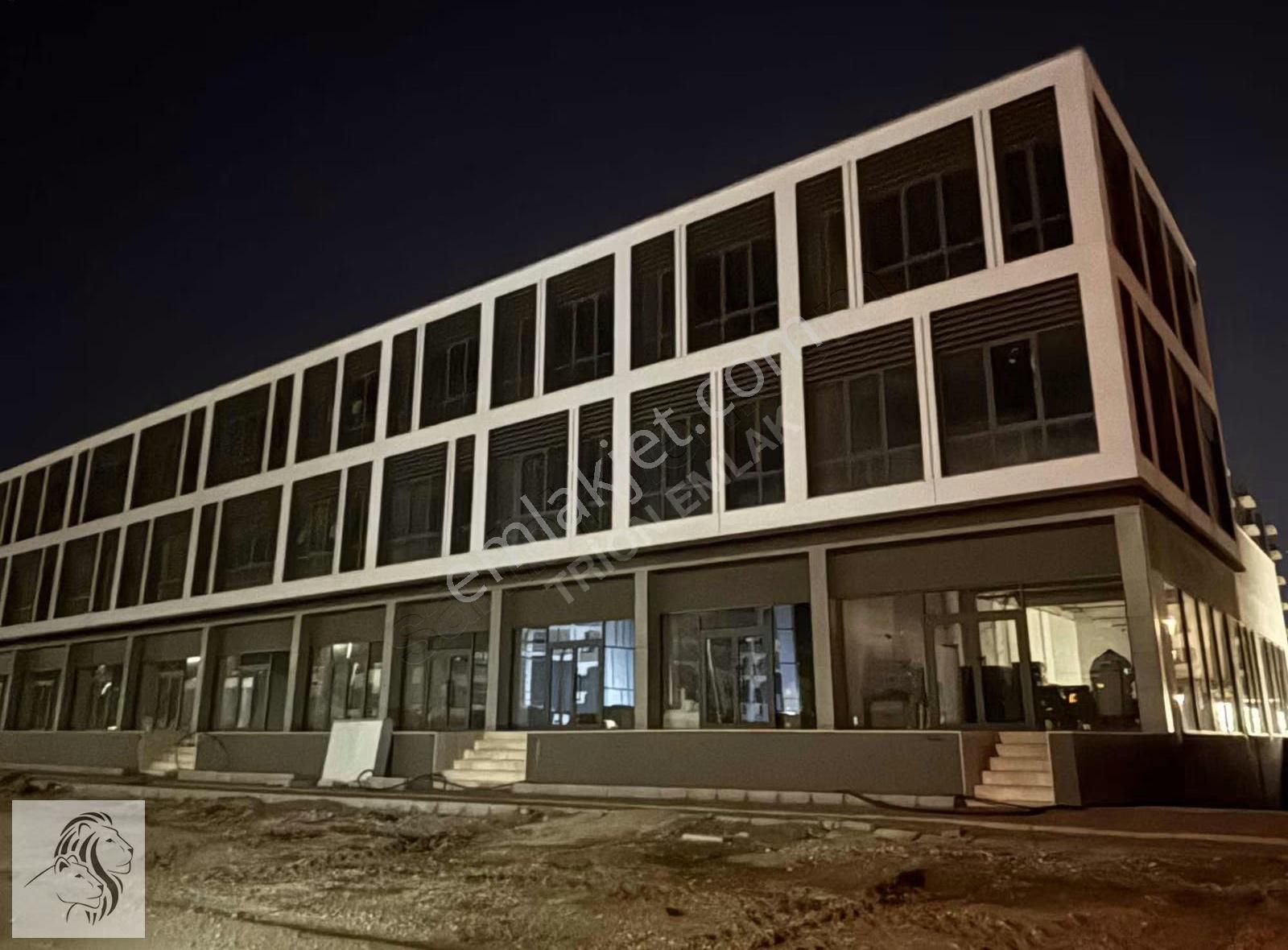 Trion Emlak - 40'lık Yolda Toplam 824m² Kiralık Depolu Dükkanlar - Görsel 16